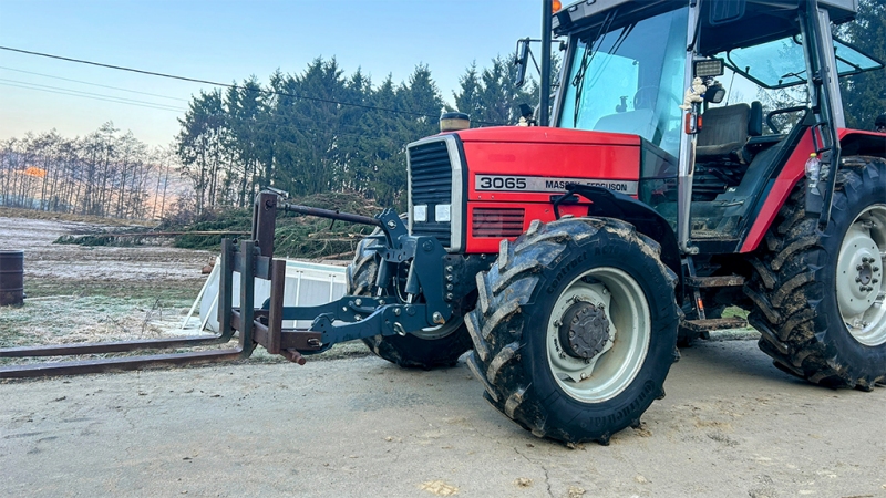 KIT UNIVERSEL HYDRAULIQUE FRONTAL ( AVANT) 2 EME CATEGORIE POUR TRACTEUR 1500KG