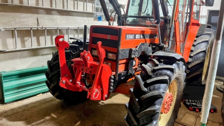 KIT UNIVERSEL HYDRAULIQUE FRONTAL ( AVANT) 2 EME CATEGORIE POUR TRACTEUR 1500KG - ROUGE (RAL 3000)