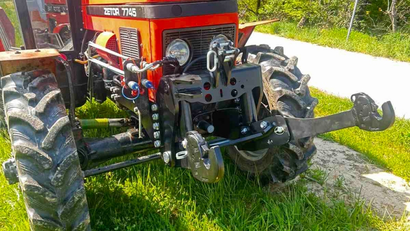 KIT UNIVERSEL HYDRAULIQUE FRONTAL ( AVANT) 2 EME CATEGORIE POUR TRACTEUR 1500KG